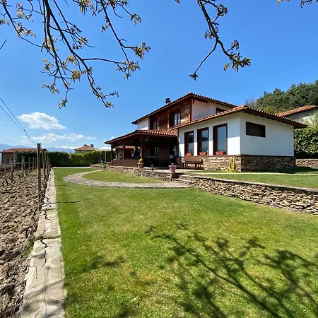къщата на тати Apartament Garmen